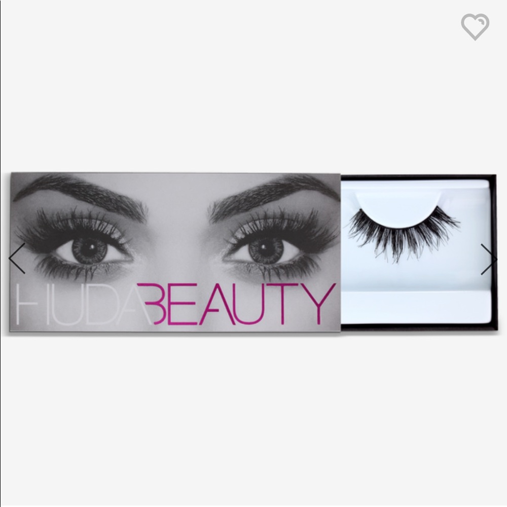 New In Box Huda Beauty Classic Lash - Samantha #7